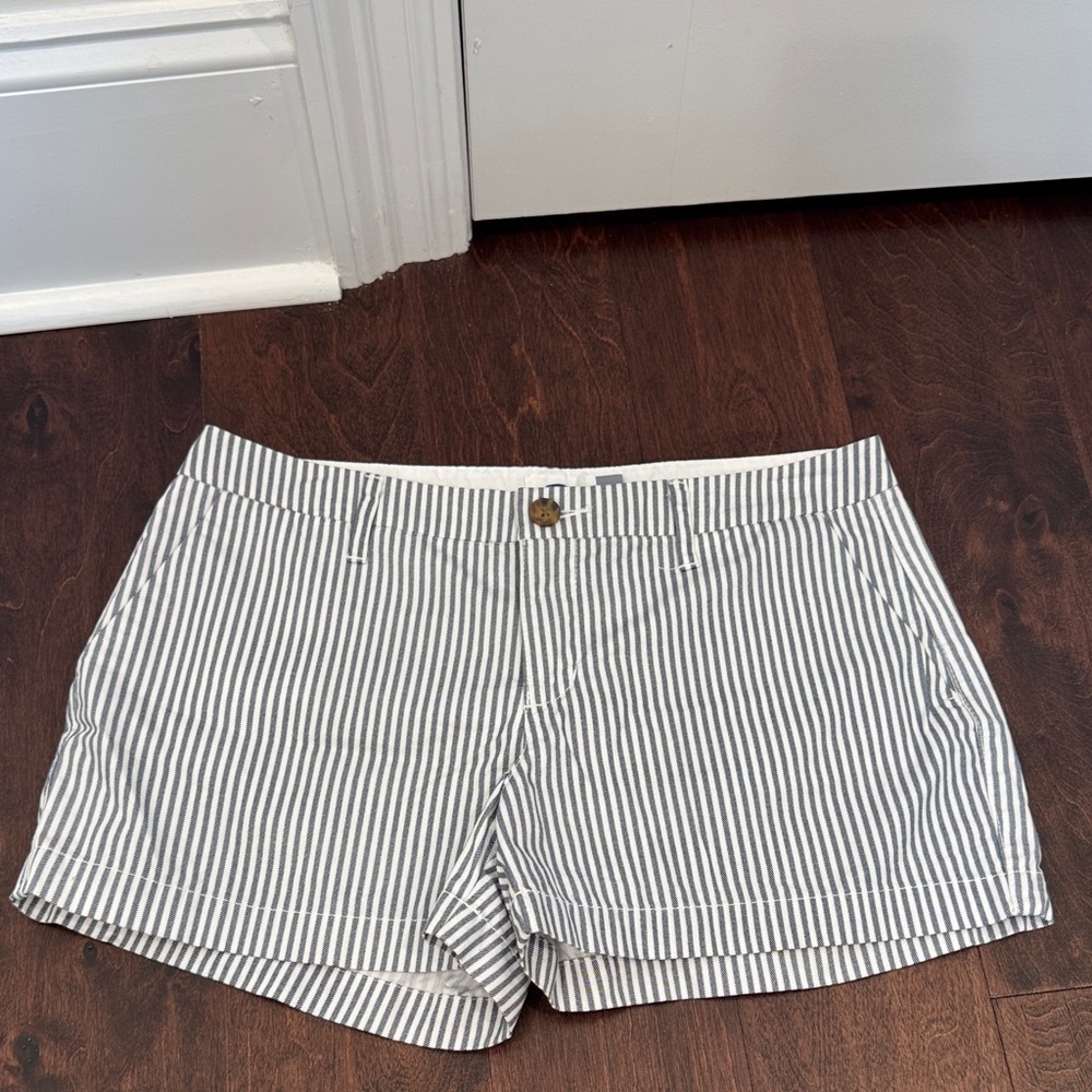 Old Navy Women’s Short Stripes 100% Cotton, Spring Summer, size 6